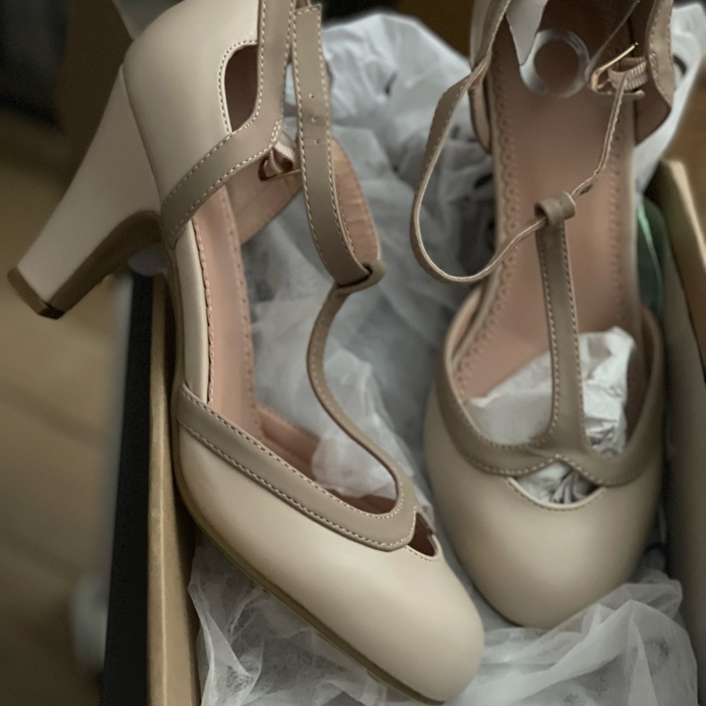 Chic Beige Slingback Heels with Round Toe